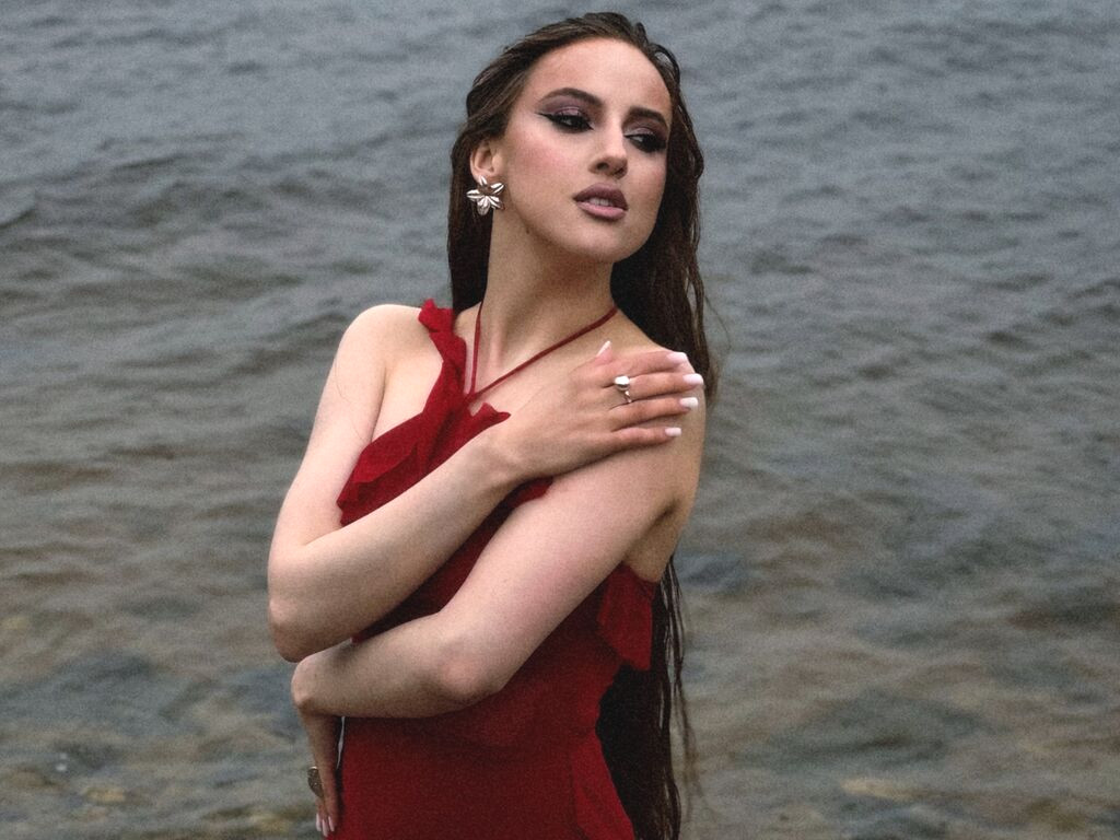 MertieStaheli naked cam model gallery photo