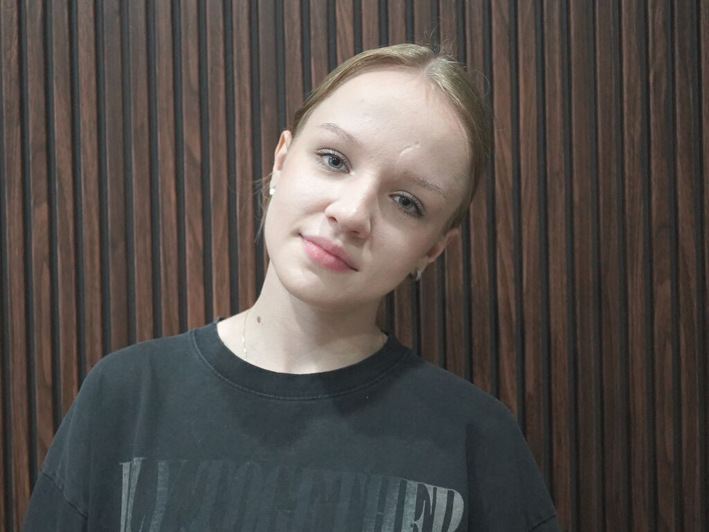 MiaAllen naked cam model gallery photo