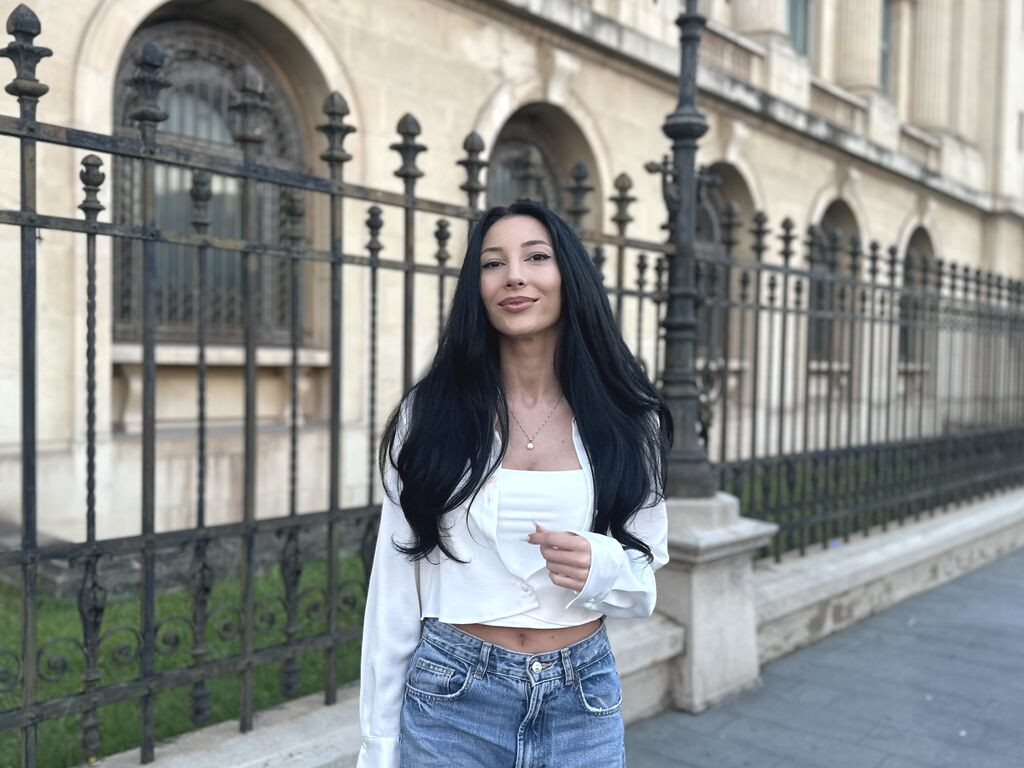 MiaLunnah Nude