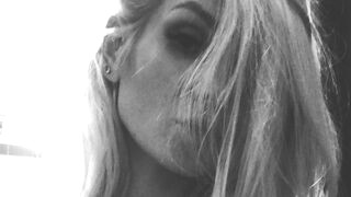 MiaMeuw Nude