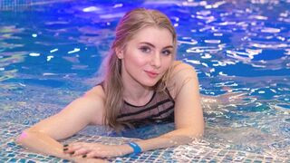 MiaReeve 26 female live cam model profile
