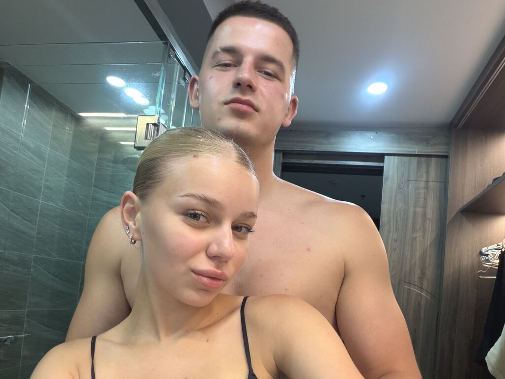 MikeiKate nude cam model profile photo