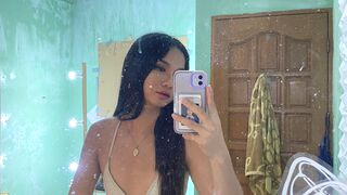 MikkaSalamanca Nude