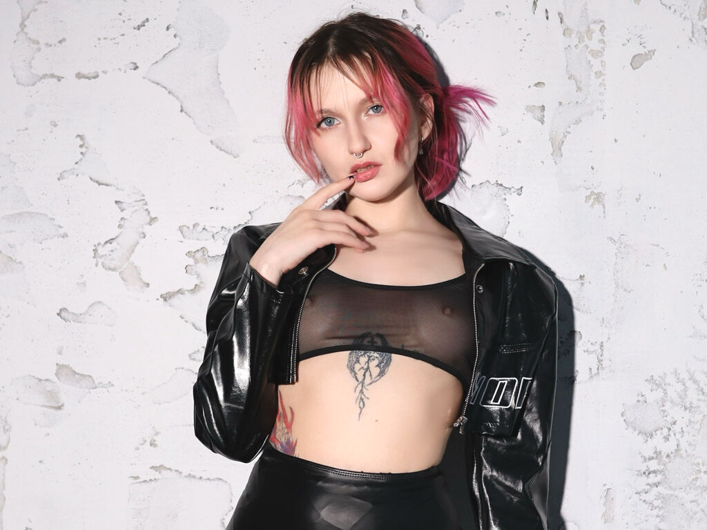 MilaDelays nude cam model profile photo
