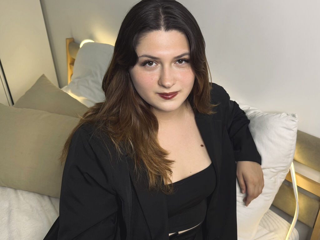 MilenaGlass nude cam model profile photo