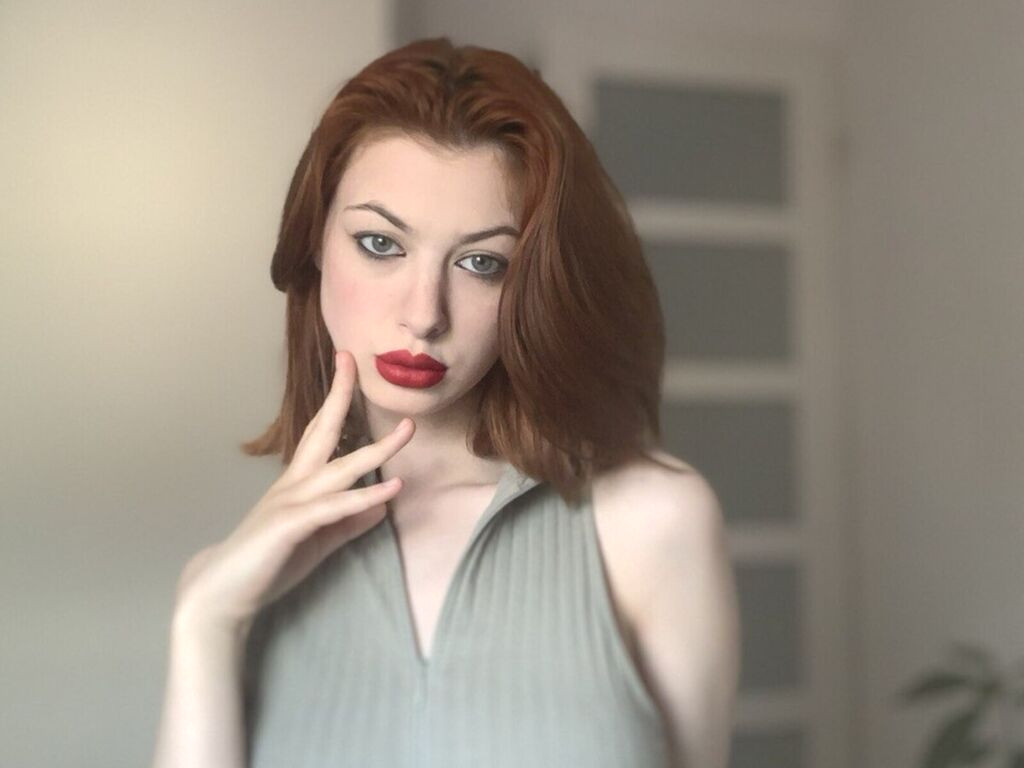 MiraKaine Nude