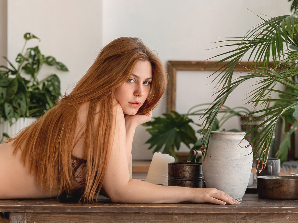 MiraWerner naked cam model gallery photo
