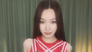 MiyaBloom 18 female naked cam model profile