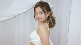 MollyMavis 18 female strip related cam model profile