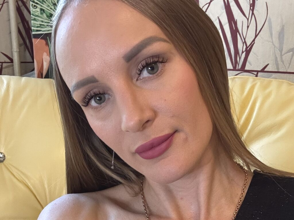 MonaLika nude cam model profile photo