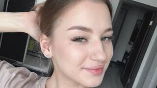 MonaVilonny Nude