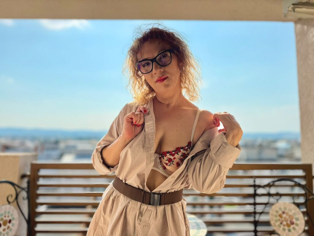 NalaVixenn naked cam model gallery photo