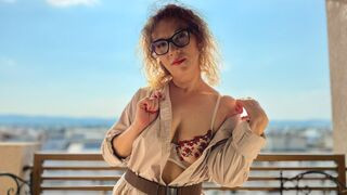 NalaVixenn 40 female mature live cam model profile