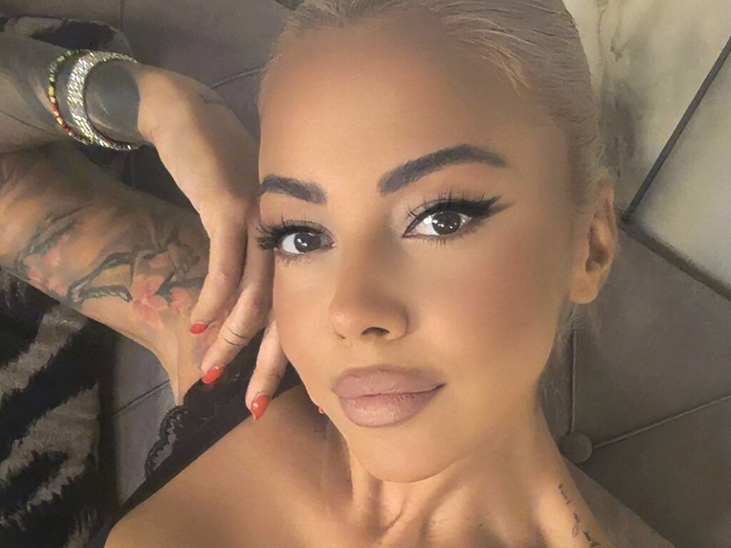 NaomiBlakee nude cam model profile photo