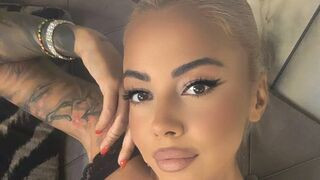 NaomiBlakee 36 female mature live cam model profile