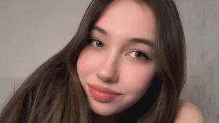 NaomiWinslet 18 female strip cam model profile