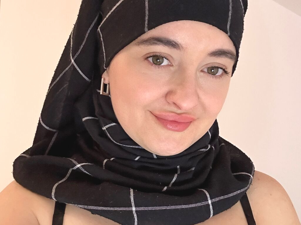NaseeraQuinns Naked