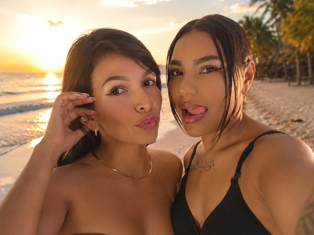 NataliaAndBrenda naked cam model gallery photo