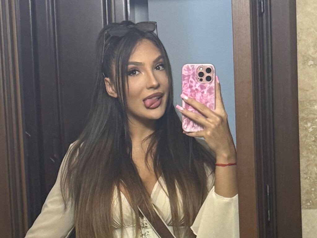NatalieVixan naked cam model gallery photo