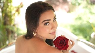 NatalyBloom 20 female hot cam model profile
