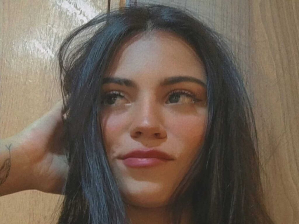 NathasaTay naked cam model gallery photo