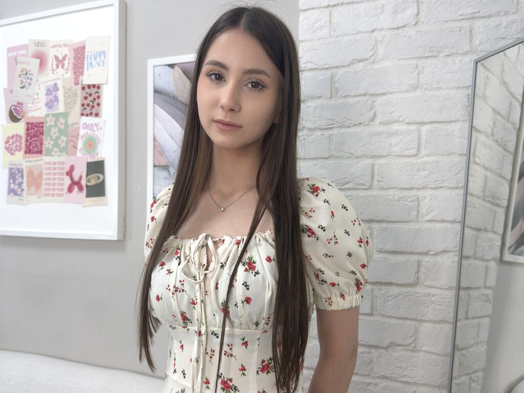 NellyCrystal naked cam model gallery photo