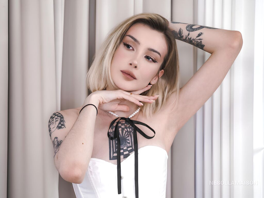 NesollaMaison naked cam model gallery photo