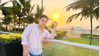 NicoVance 21 male live related cam model profile