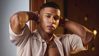 NicolasStonee 20 male live related cam model profile
