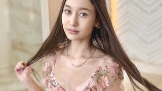 NicoleTapels 19 female naked cam model profile