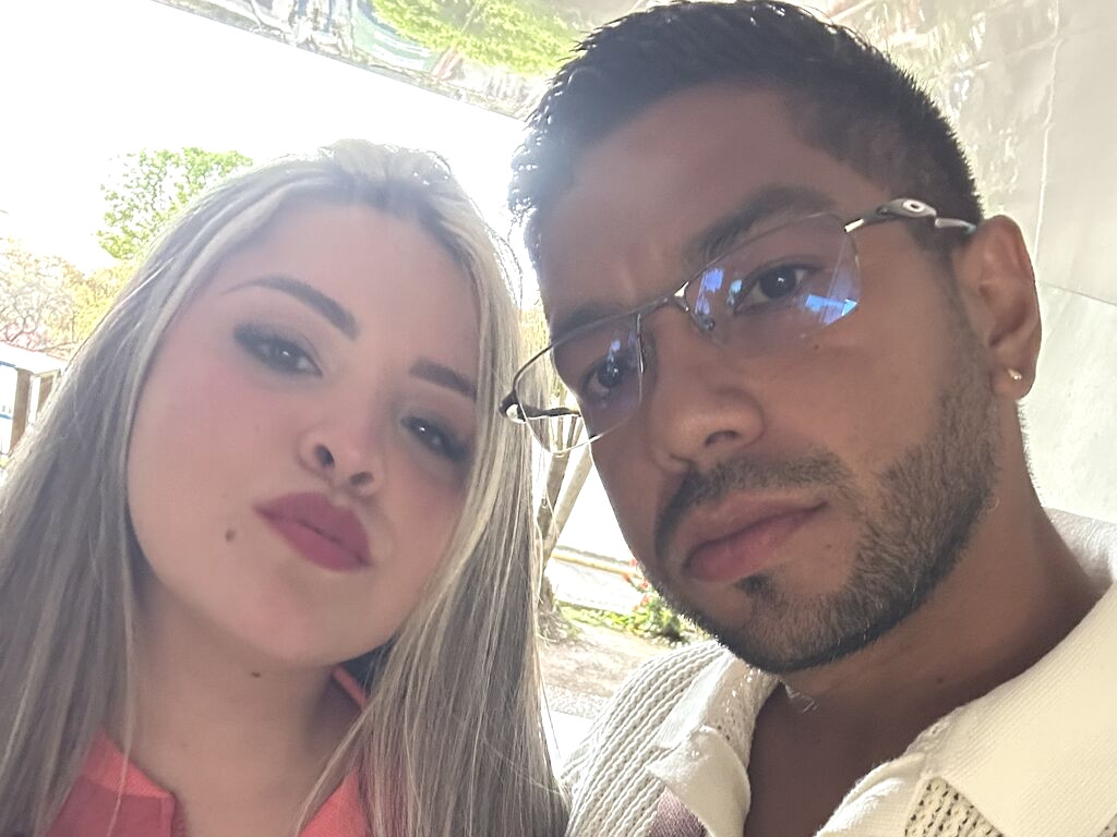 NicoleandTim nude cam model profile photo
