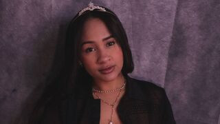 NicolleMari 24 female hot cam model profile
