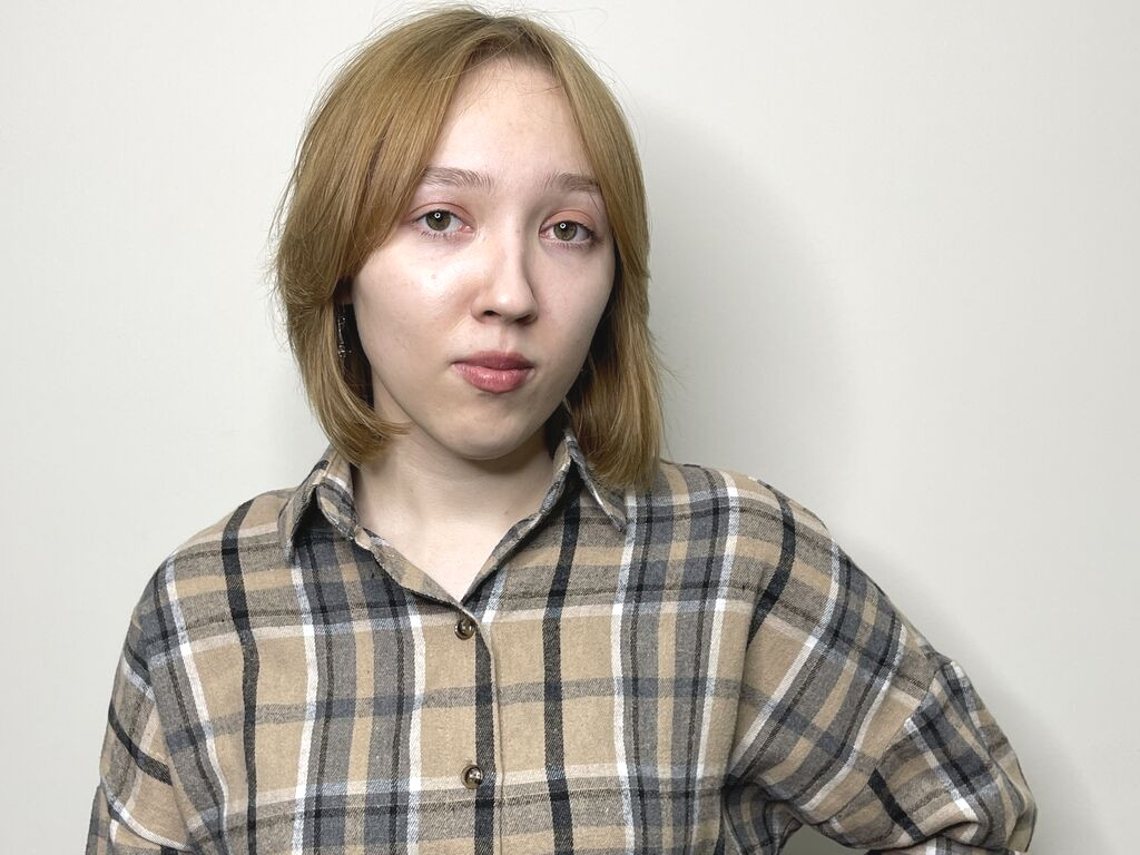 NidaSimerly nude cam model profile photo