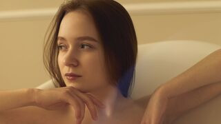 NikiaMurrock 18 female strip cam model profile
