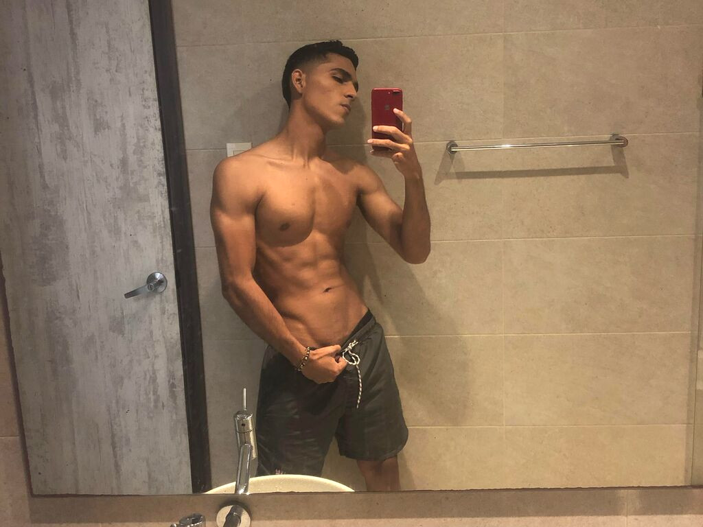 NoahCol Naked