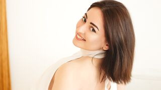 NoraSimon 26 female erotic cam model profile