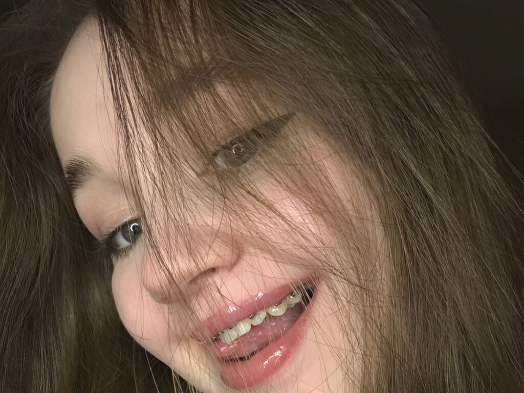 OctaviaDeep nude cam model profile photo