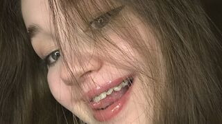 OctaviaDeep 18 female live cam model profile