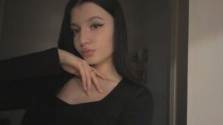OliveViereck 18 female sexy cam model profile