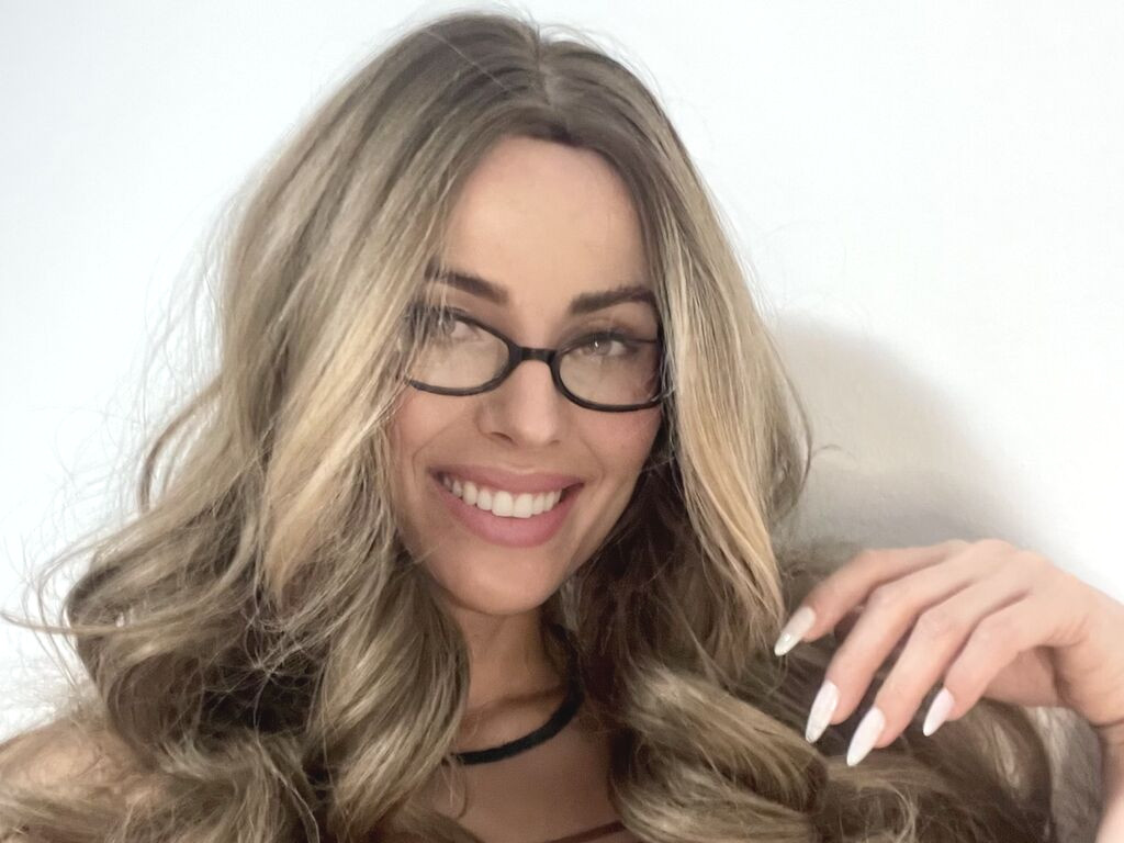 OliviaDominic naked cam model gallery photo