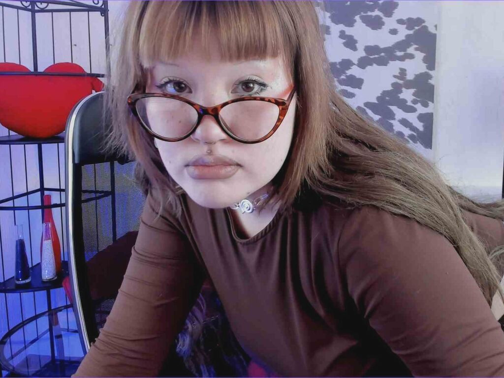 OpalisSenseNova naked cam model gallery photo