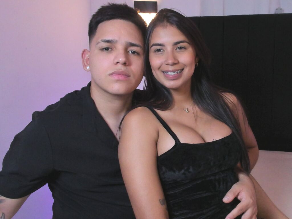 PaulaAndJosue nude cam model profile photo
