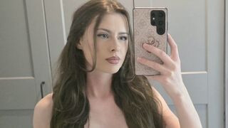 PearlClaire 18 female hot cam model profile
