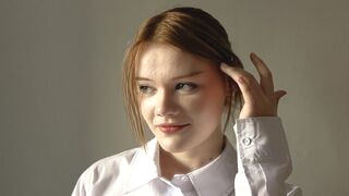 PerlaDezern 18 female hot cam model profile