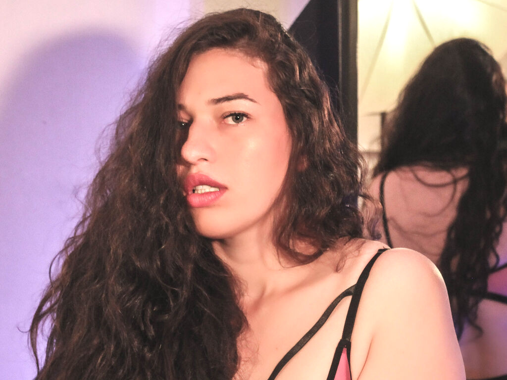 RachelDelacroix naked cam model gallery photo