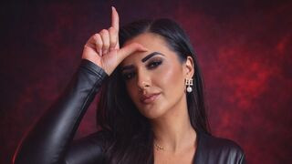 RaveenNoire 35 female fetish hot related cam model profile