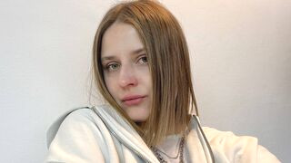 RebeccaBellore 20 female erotic cam model profile