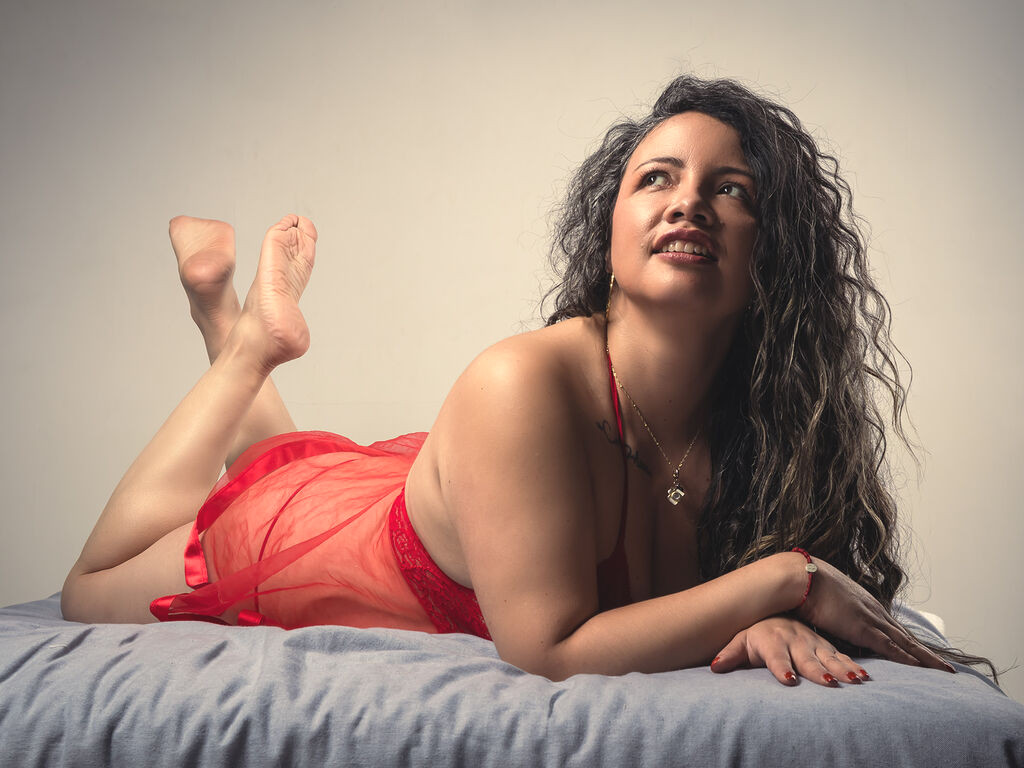 RebeccaWhitmore nude cam model profile photo