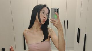 ReinaChann 18 female strip cam model profile