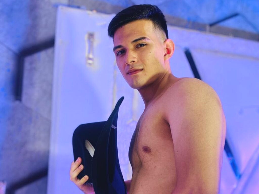 RonaldMarin nude cam model profile photo